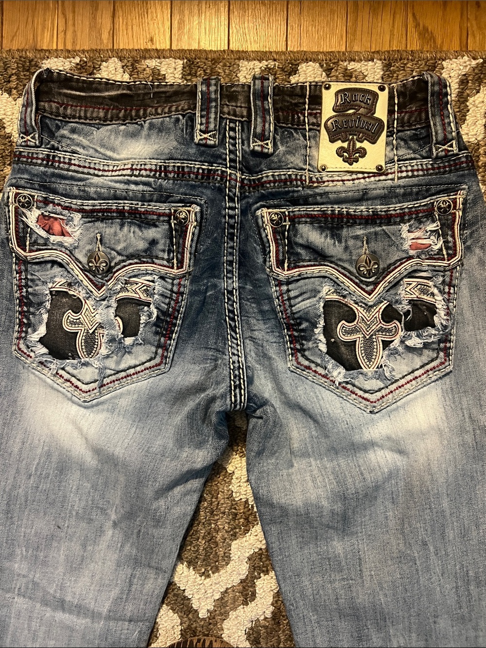 Rock Revival men’s Straight Leg Distressed Blue Jeans with Red Underlay - Picture 4 of 4
